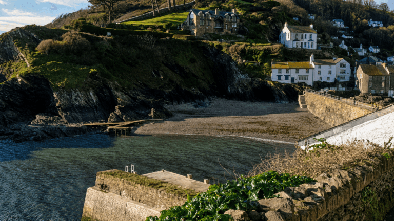 Polperro Beach 768x432